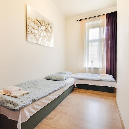 Aparthotel Zarra Прага Екстер'єр фото