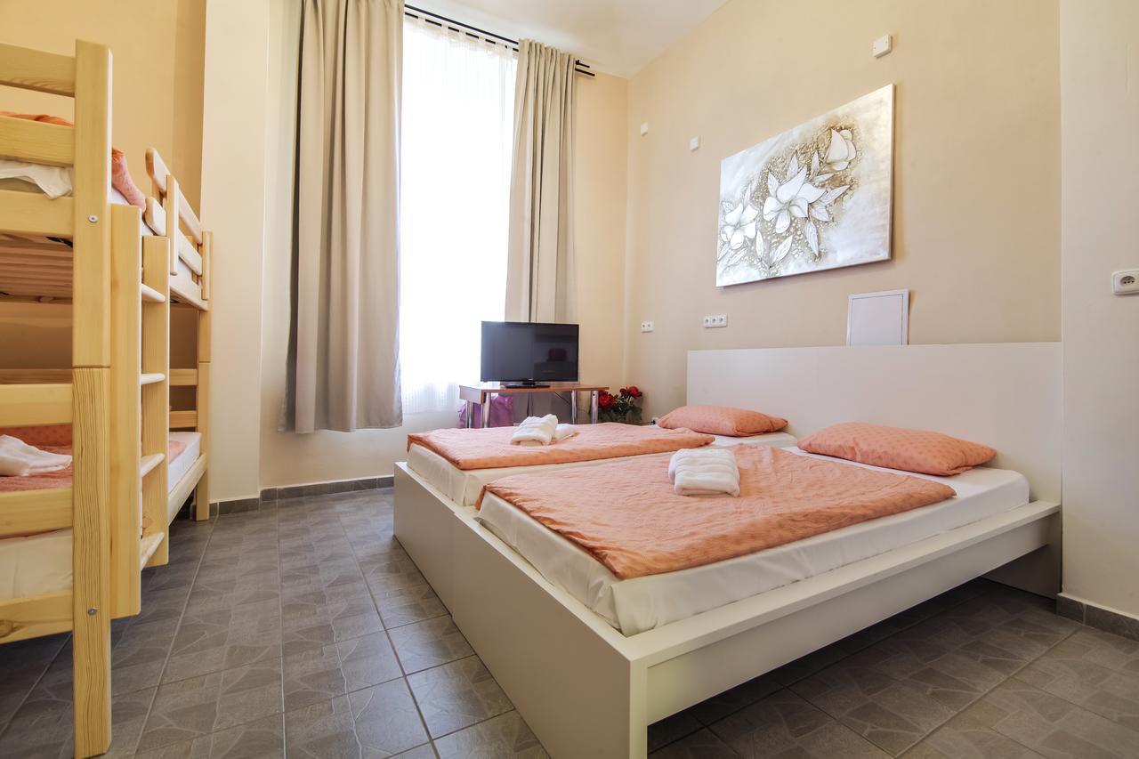 Aparthotel Zarra Прага Номер фото
