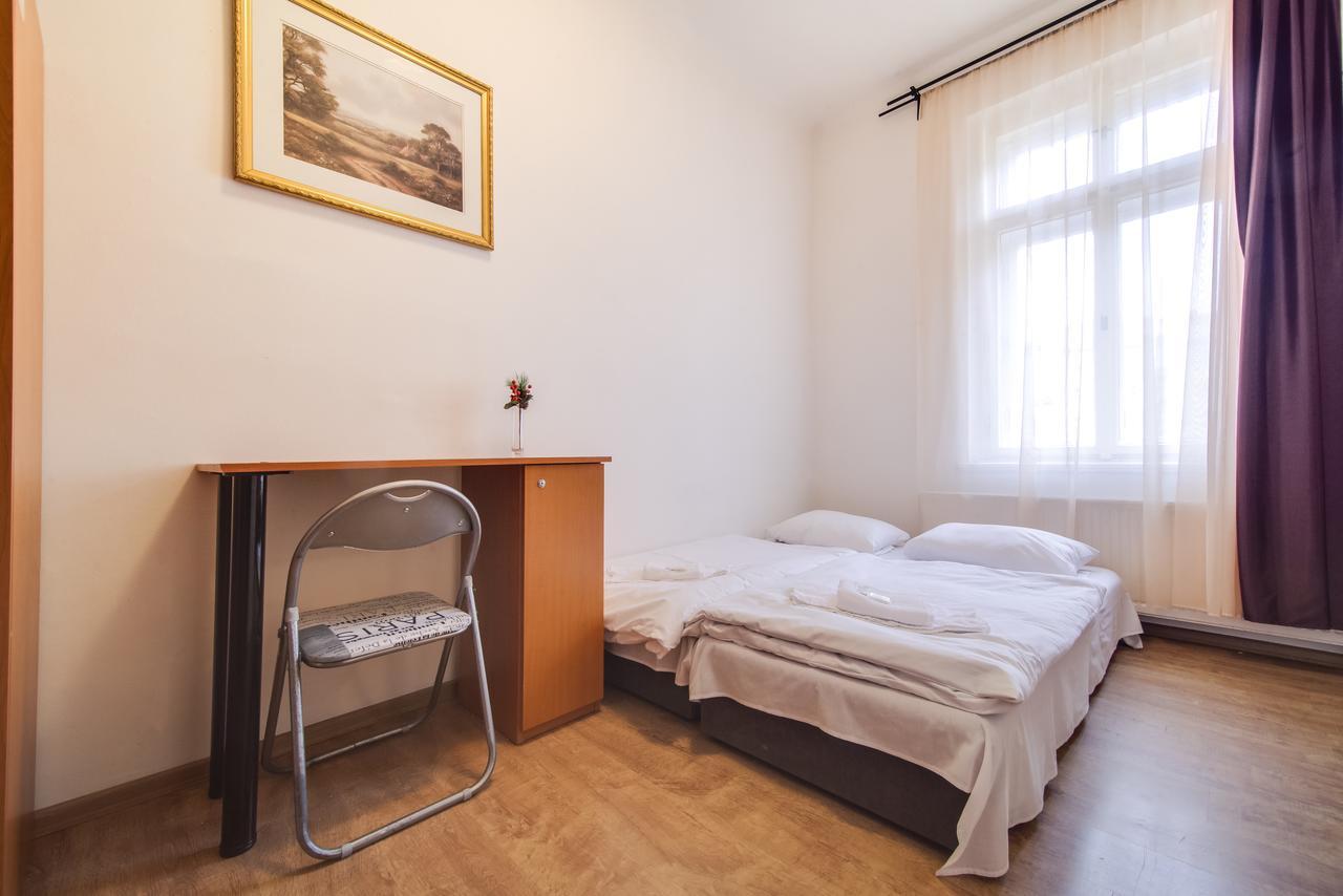 Aparthotel Zarra Прага Номер фото