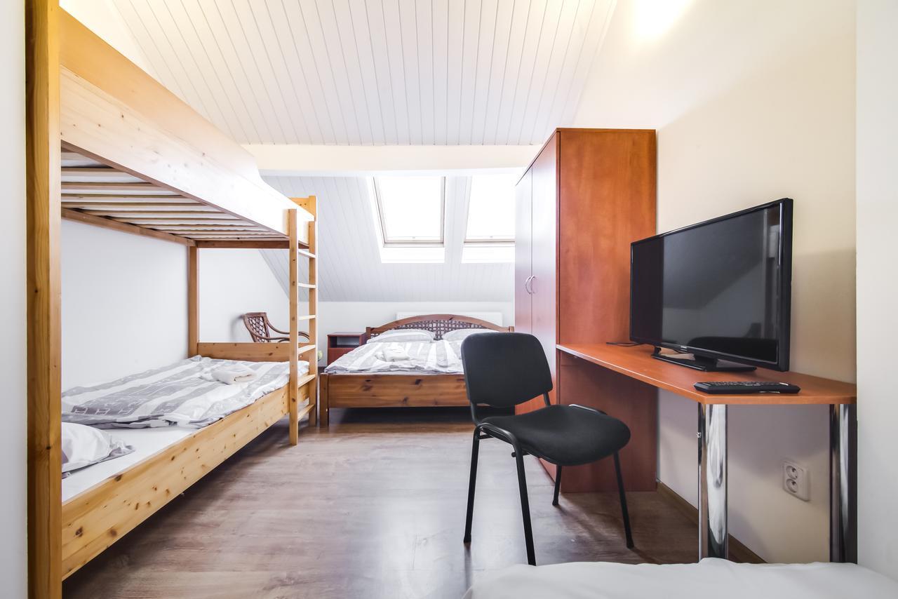 Aparthotel Zarra Прага Екстер'єр фото