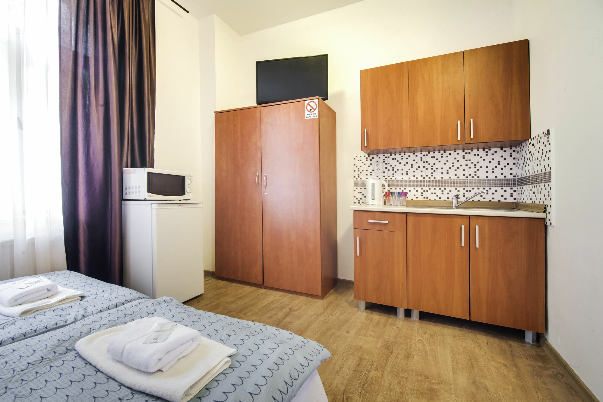 Aparthotel Zarra Прага Екстер'єр фото